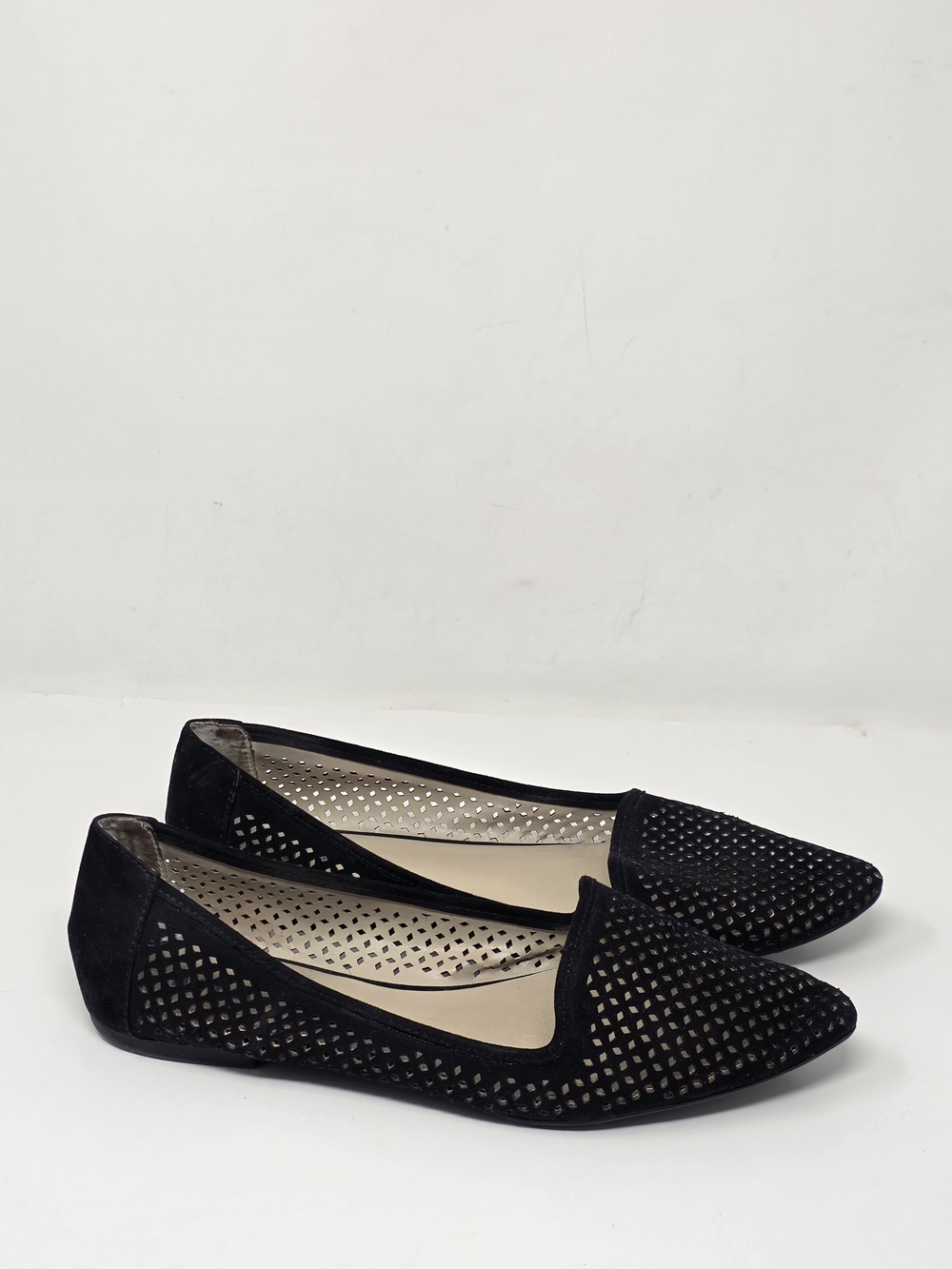 MIA Women’s Black Eleni Suede cutout loafer flats Size 9.5 Great Condition